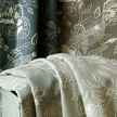 На фото: модель Queen Anne vine 01 от фабрики Chelsea Textiles.