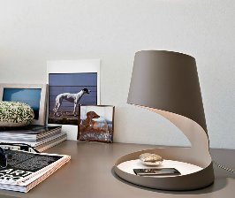 Ближний свет: как выбрать настольную лампу для разных комнат