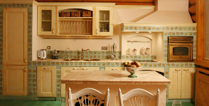 Кухня-гостиная в деревянном доме: дизайнер Светлана Панарина