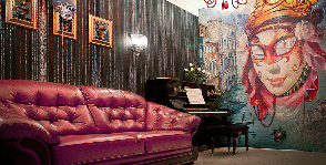 Музыкальный салон и расписные стены в квартире: дизайнер Елена Лебедева